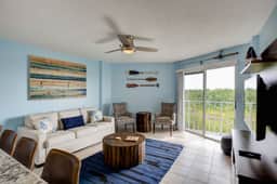 Deja Blue Oceanfront Condo 2 Lanais, Pool, Beach - Image 2