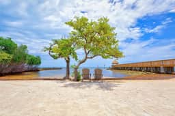 Charming & Tranquil Condo at Ocean Pointe-Sleeps 6 - Image 5