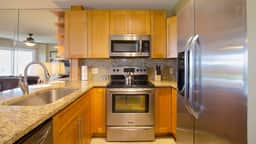 Oceanside Family Condo with Pool and Beach Access - Image 5