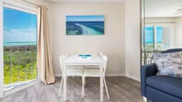 Perfect Location, Beautiful Ocean Views Pool & Bar - Image 5