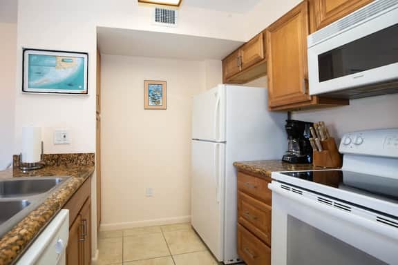 Keys Waterfront Condo with Beach, Pool, Sunset Views - Image 5