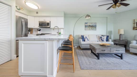 Keys Waterfront Condo Pool, Beach and Views - Image 3