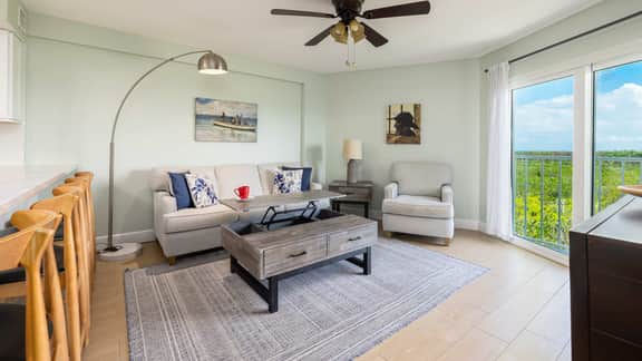 Keys Waterfront Condo Pool, Beach and Views - Image 2