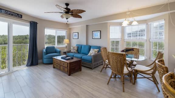 2 BR End Suite, Pool, Beach & Bar, vast views - Image 2