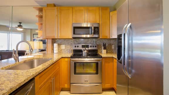 Oceanside Family Condo with Pool and Beach Access - Image 5