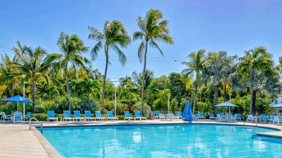 Lush Views from Cozy Top Floor - Ocean Pointe 1415 - Image 4