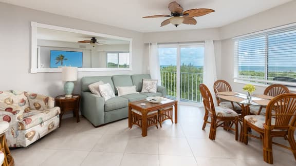 Sunbeam Dream 2BR Oceanfront Condo in Florida Keys - Image 1