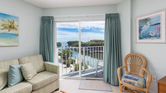Marina & Ocean Front Suite 5202 - Image 1