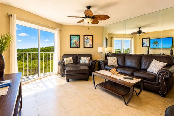 Oceanside Family Condo with Pool and Beach Access - Image 1